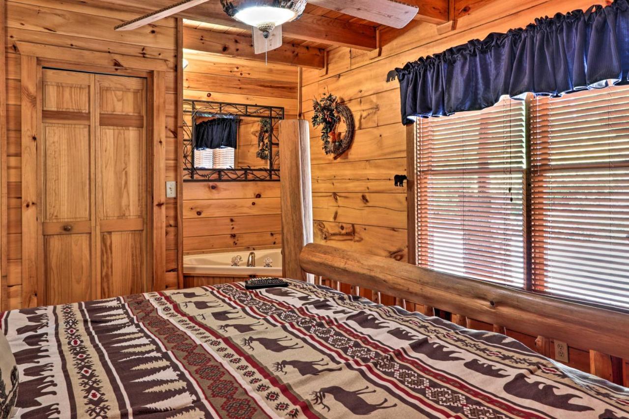 Pigeon Forge Getaway With Covered Patio And Hot Tub! Exterior photo