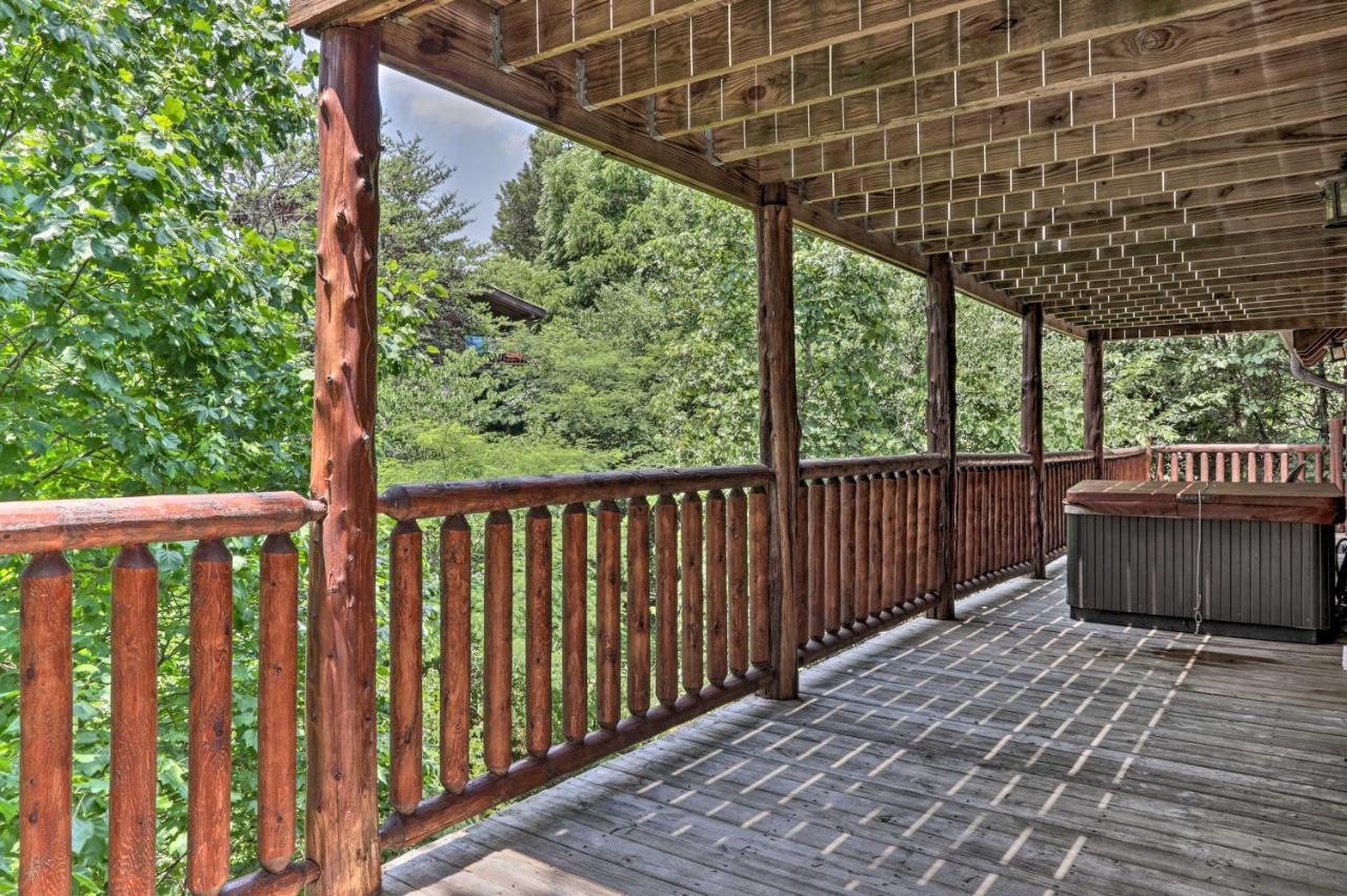 Pigeon Forge Getaway With Covered Patio And Hot Tub! Exterior photo