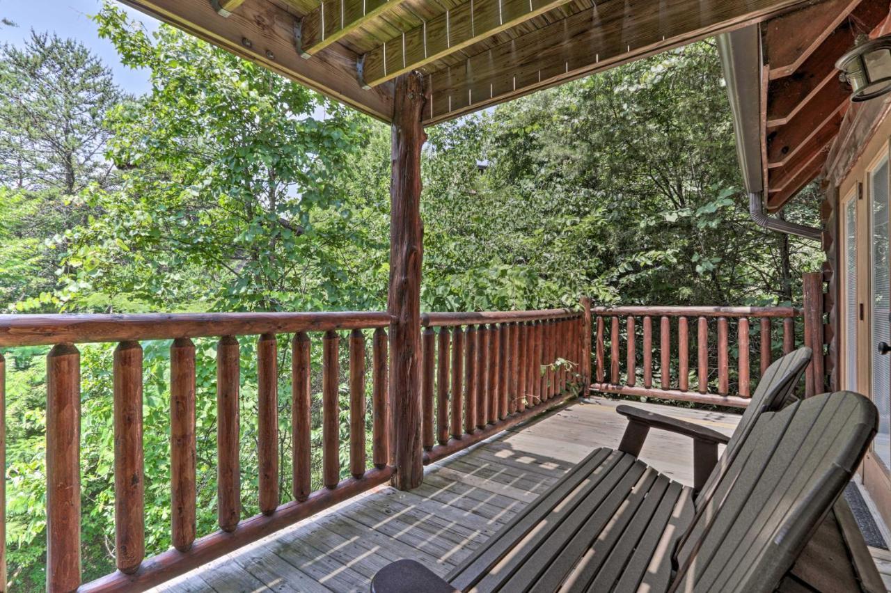 Pigeon Forge Getaway With Covered Patio And Hot Tub! Exterior photo